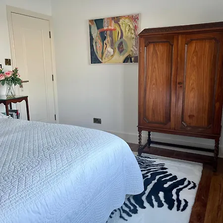 4 Harbour Town House