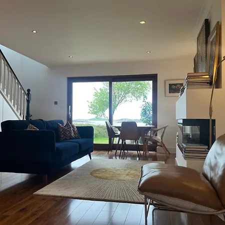 4 Harbour Town House
