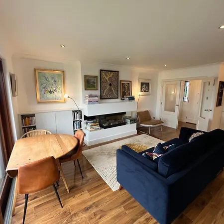 4 Harbour Town House *