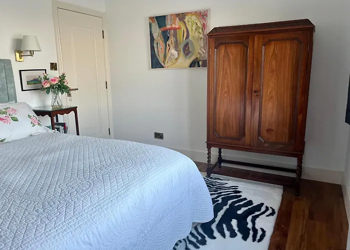 4 Harbour Town House