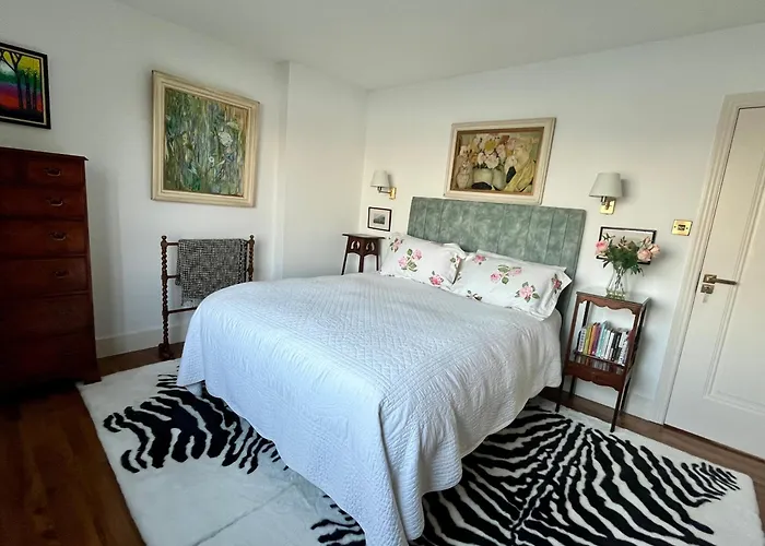 4 Harbour Town House Дом отдыха