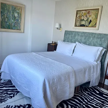 4 Harbour Town House *